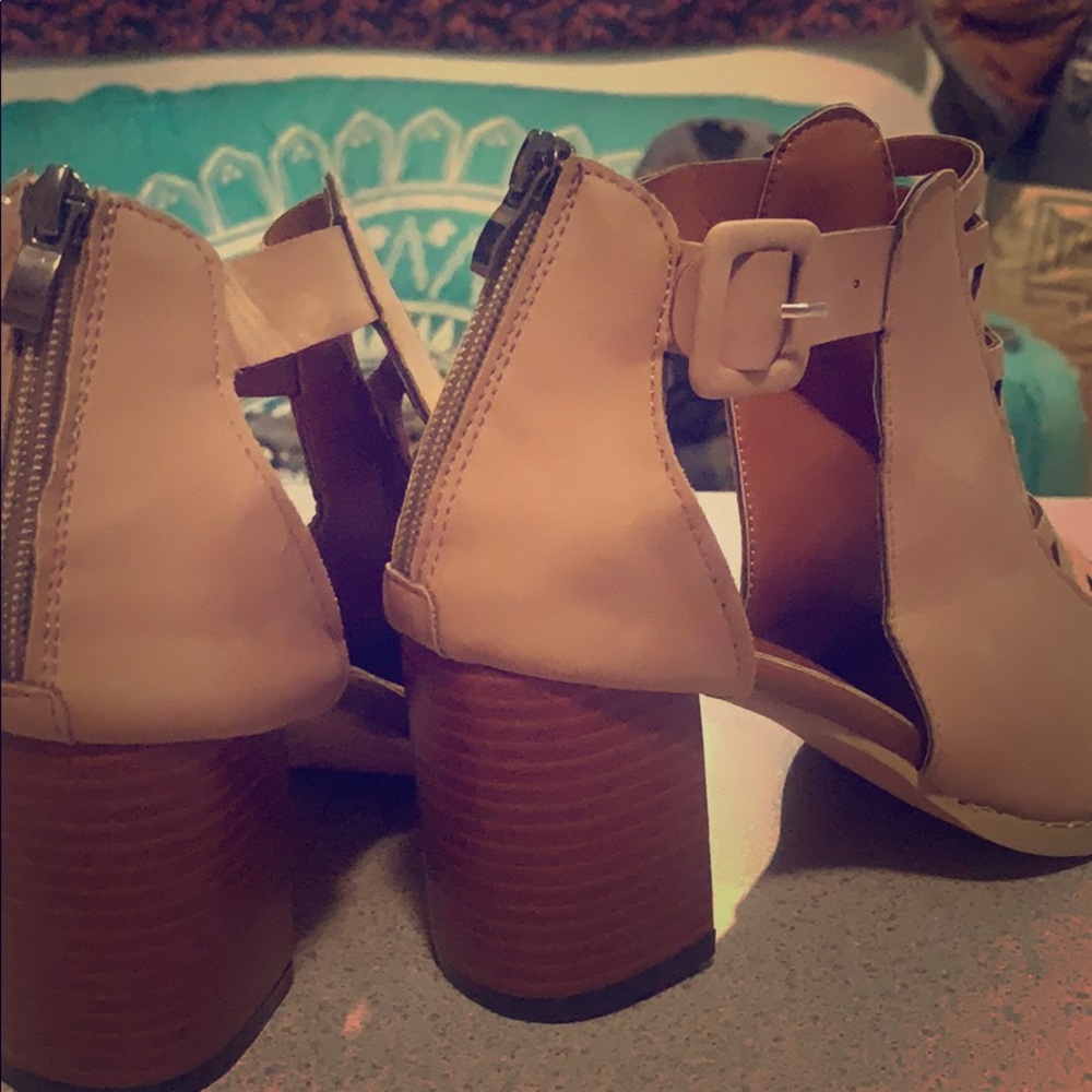Nude chunky heel sandal - Picture 6 of 6